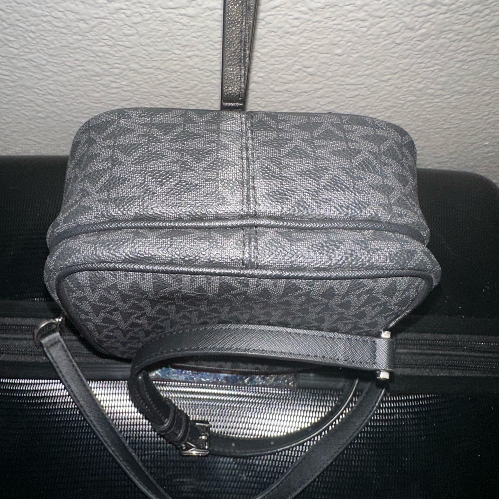 SOLD: Jet Set Travel Medium Logo Crossbody Bag - Picture 6 of 8